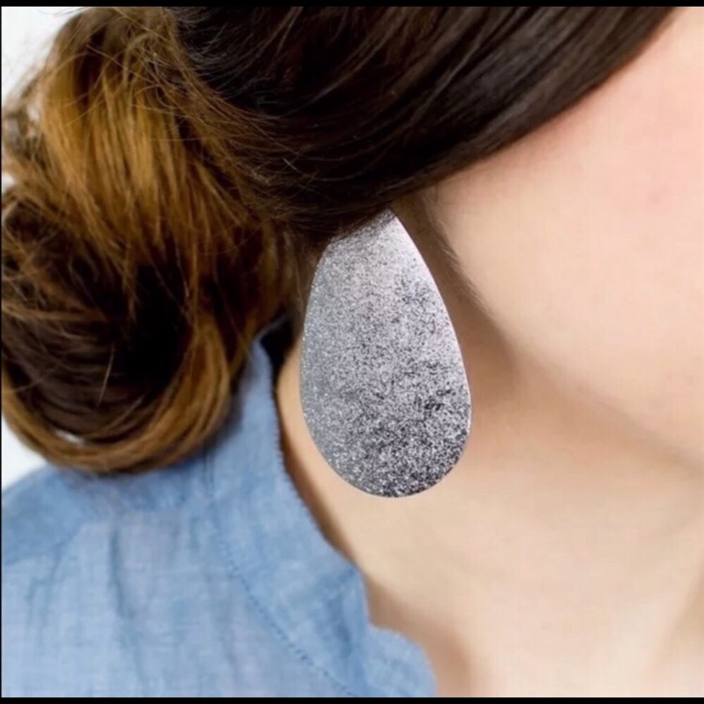 Light Silver Metal Teardrop Earrings